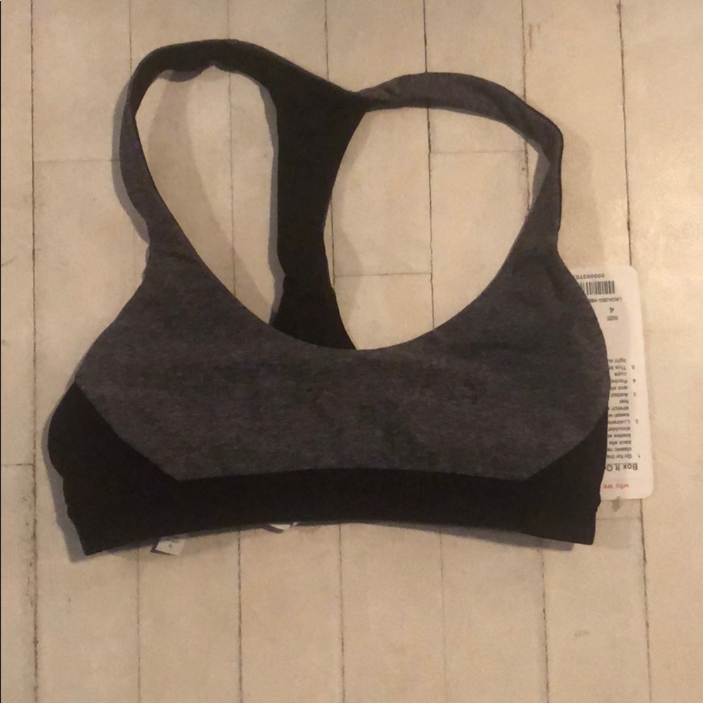 NWT Lululemon Box It Out Bra (grey/black) size 4